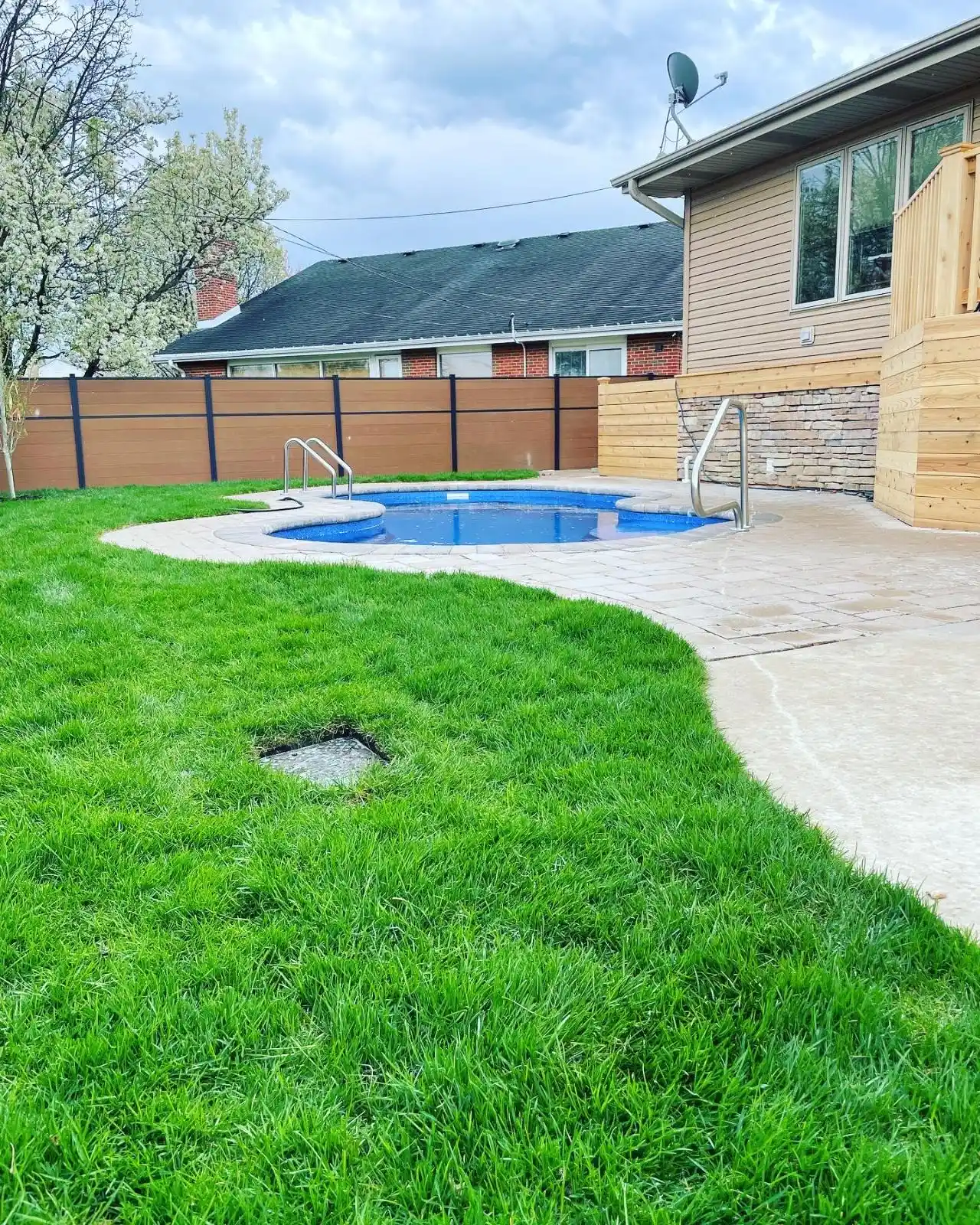 Davis St Project: Full Yard, Outdoor Living (photo 1 of 21)