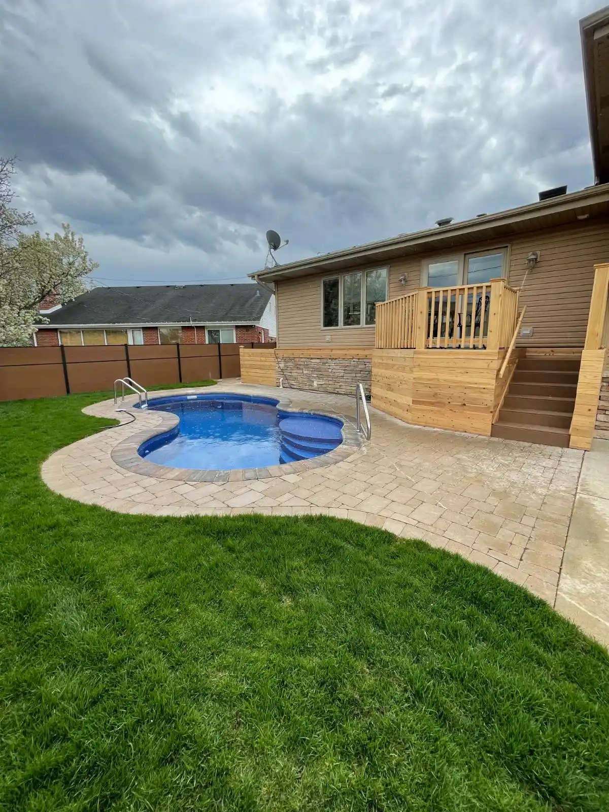 Davis St Project: Full Yard, Outdoor Living (photo 10 of 21)