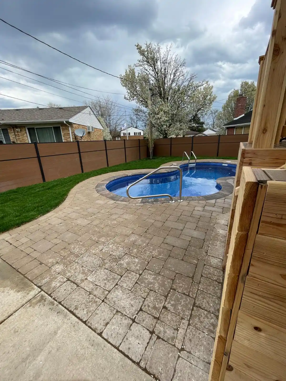 Davis St Project: Full Yard, Outdoor Living (photo 11 of 21)