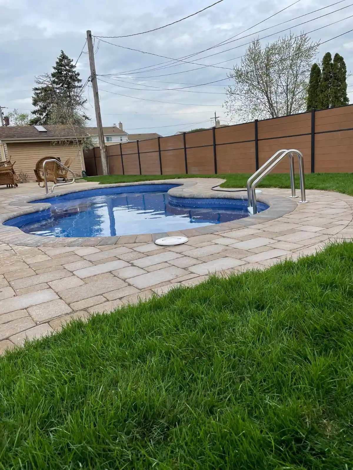 Davis St Project: Full Yard, Outdoor Living (photo 16 of 21)