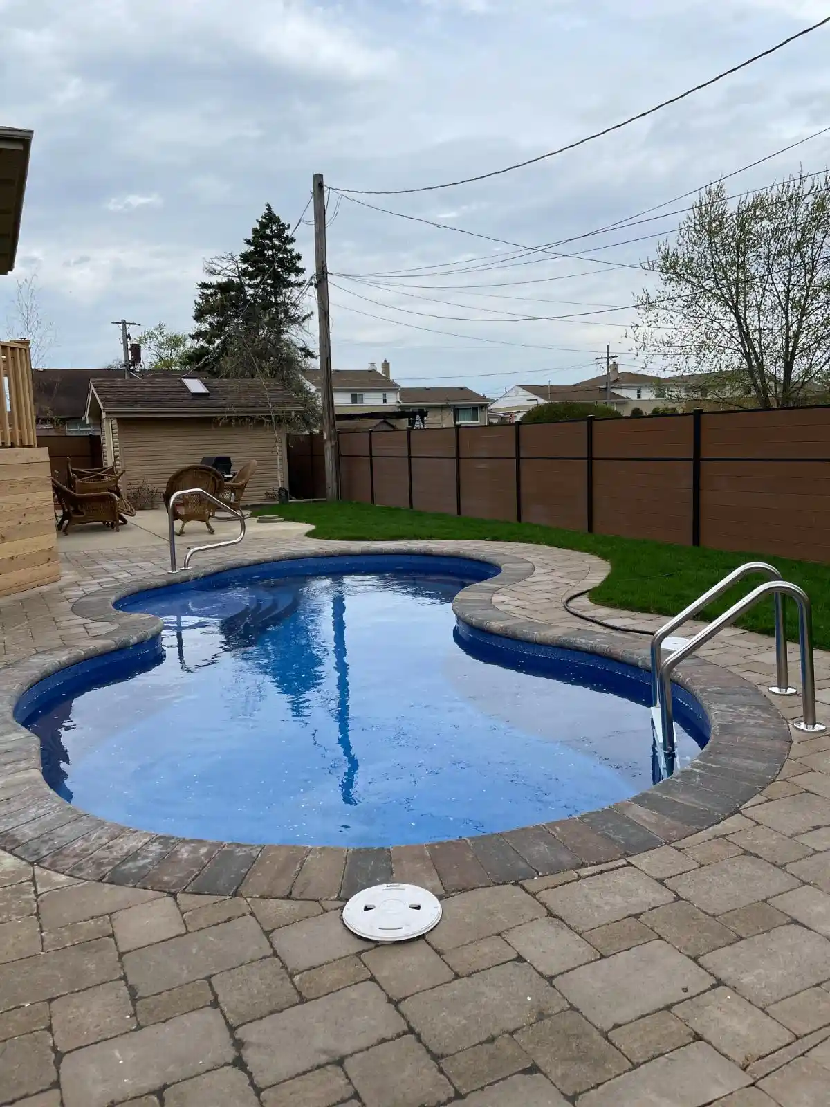 Davis St Project: Full Yard, Outdoor Living (photo 18 of 21)