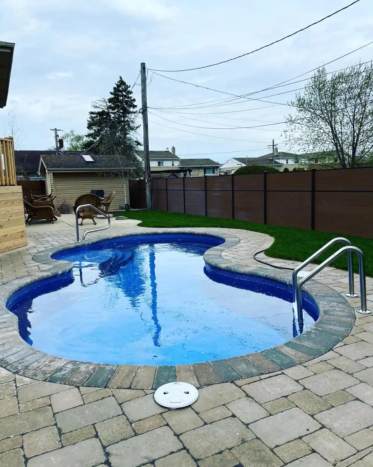 Davis St Project: Full Yard, Outdoor Living (photo 4 of 21)