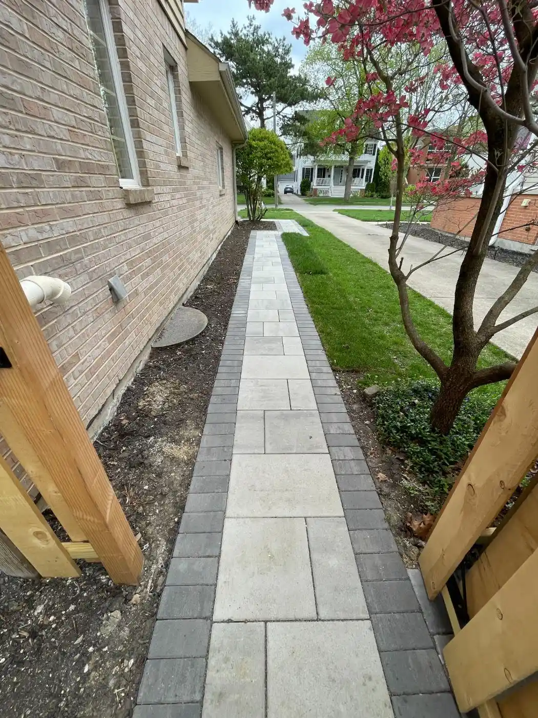 Phillippa St Project: Hardscape, Landscape (photo 6 of 12)